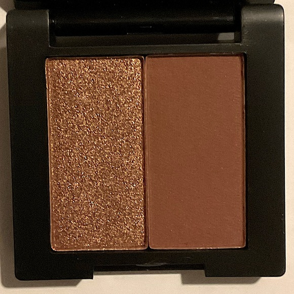 Eyeshadow Duo in Copper & Chocolate - Picture 2 of 3